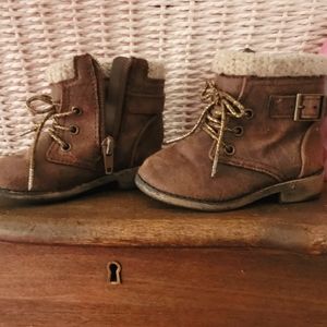 Brown Children's Boots Size 5